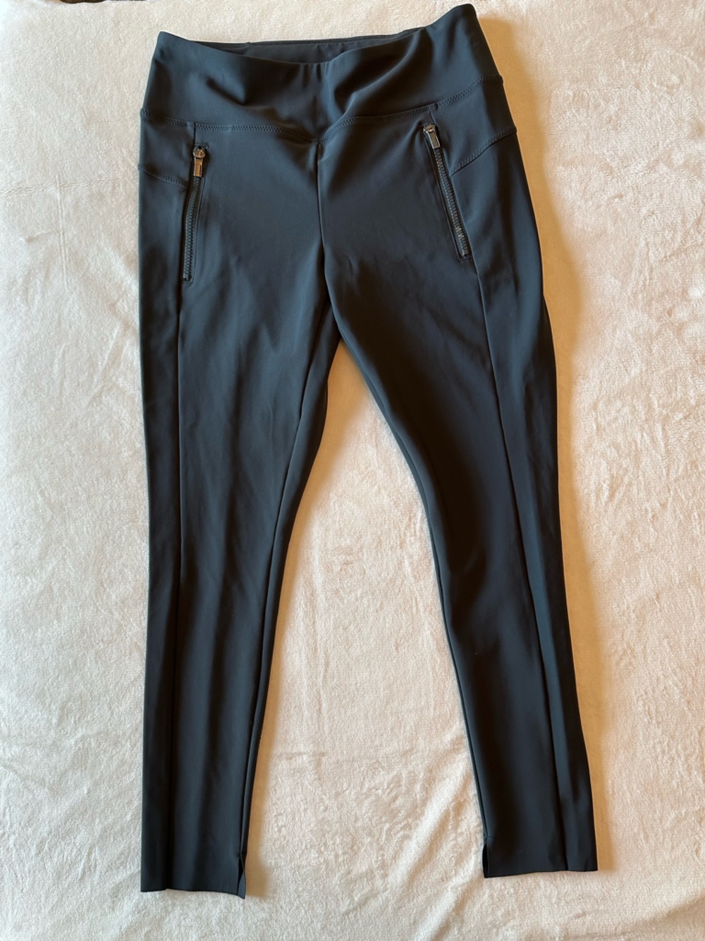Athleta Black Stellar Tight in black Size Medium - Picture 2 of 12